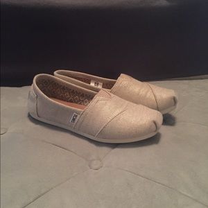 Metallic Beige Toms